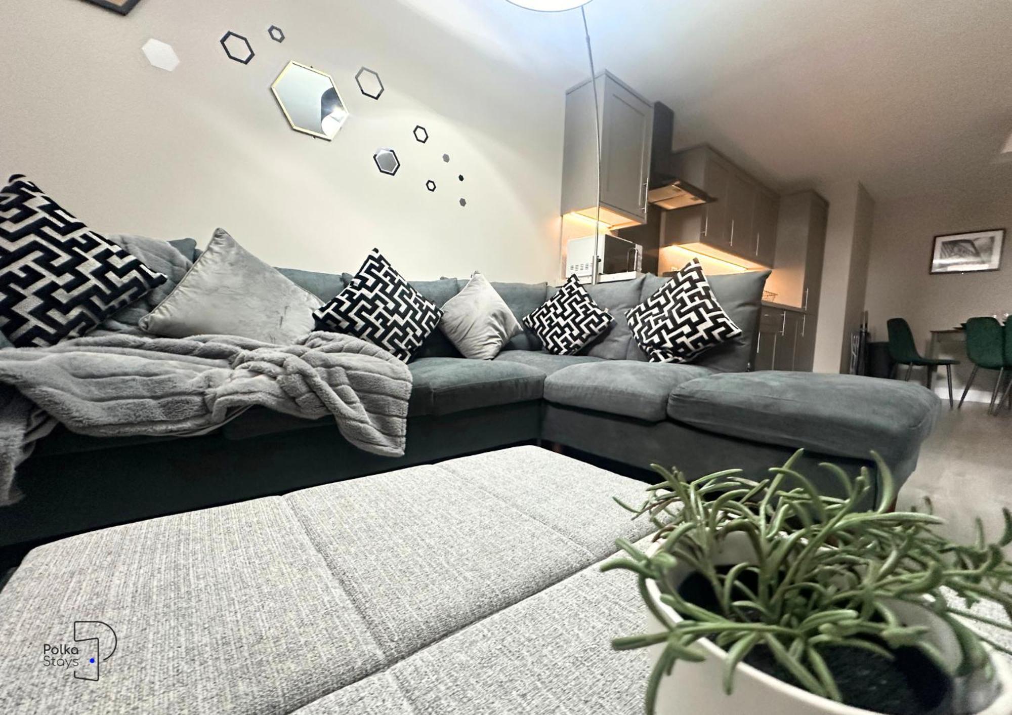 Hanley, Stoke - Modern Spacious Apartments By Polkastays Экстерьер фото